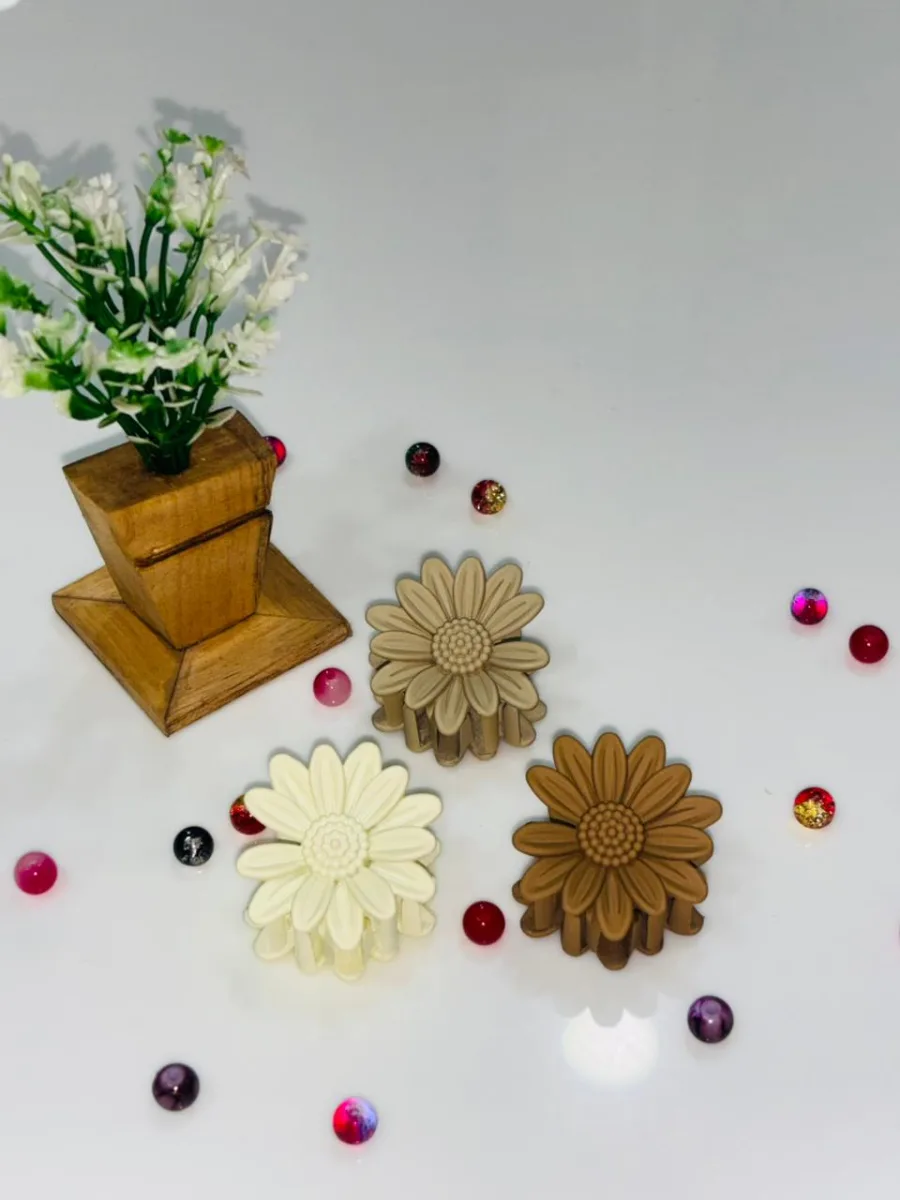 Korean Sunflower Matte Hair Claws