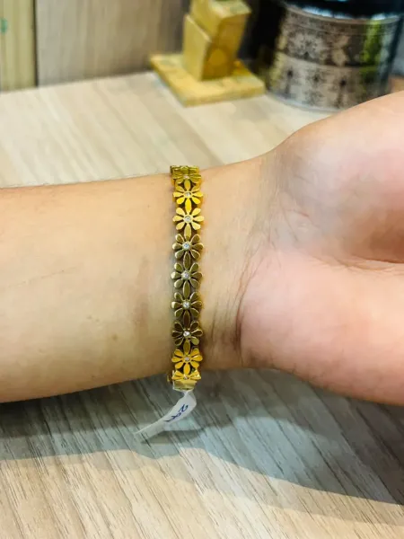 Gold Daisy Flower Chain Bracelet