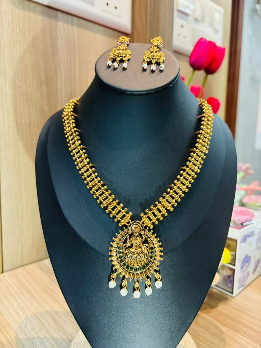 Lakshmi Pendant Long Haram