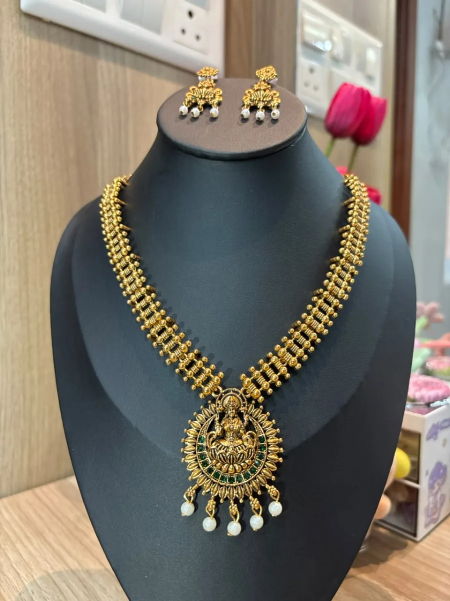 Lakshmi Pendant Long Haram