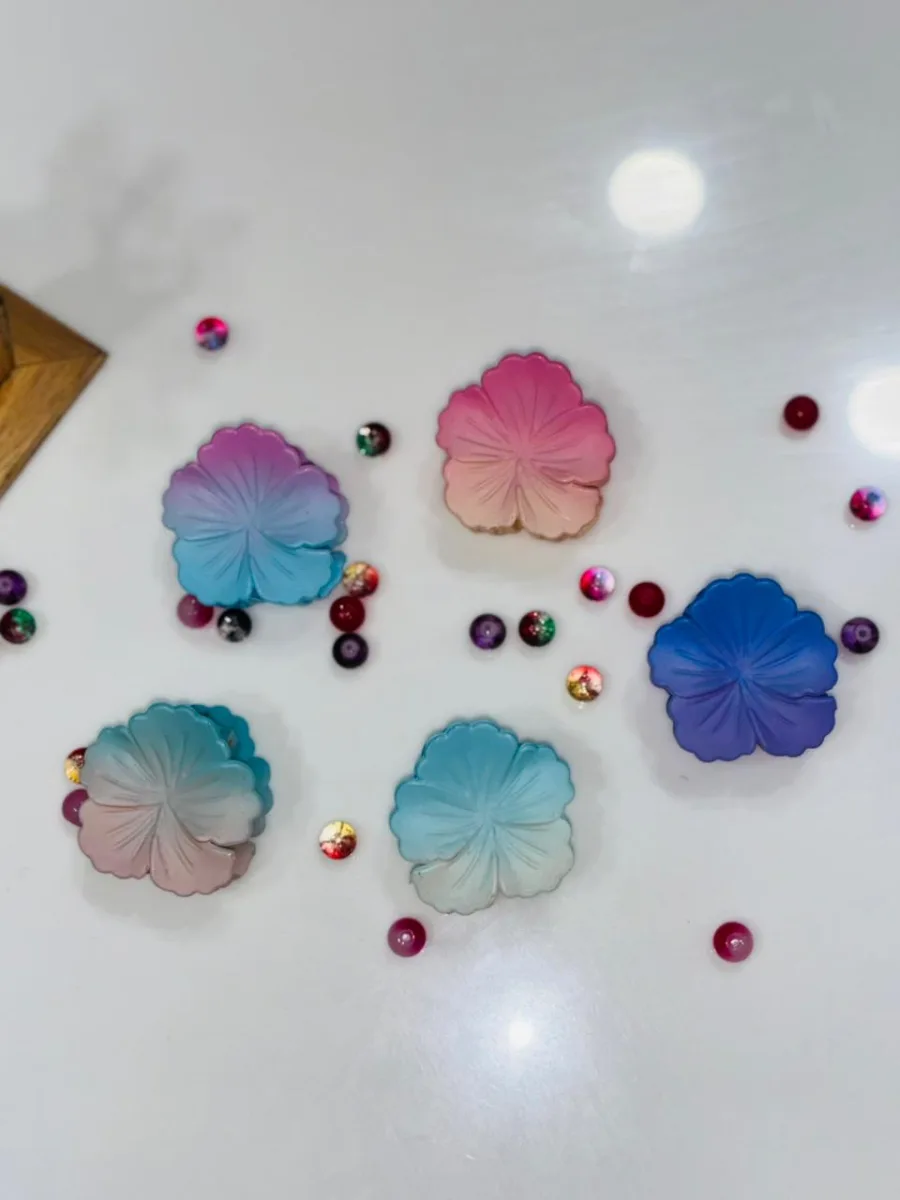 Trending rainbow hibiscus claws