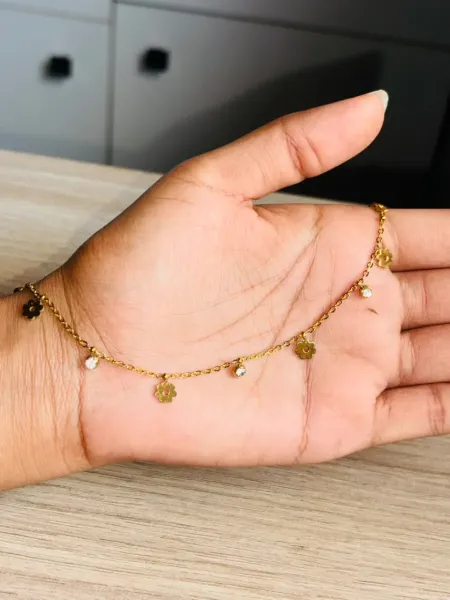 Daisy Charm Chain Bracelet