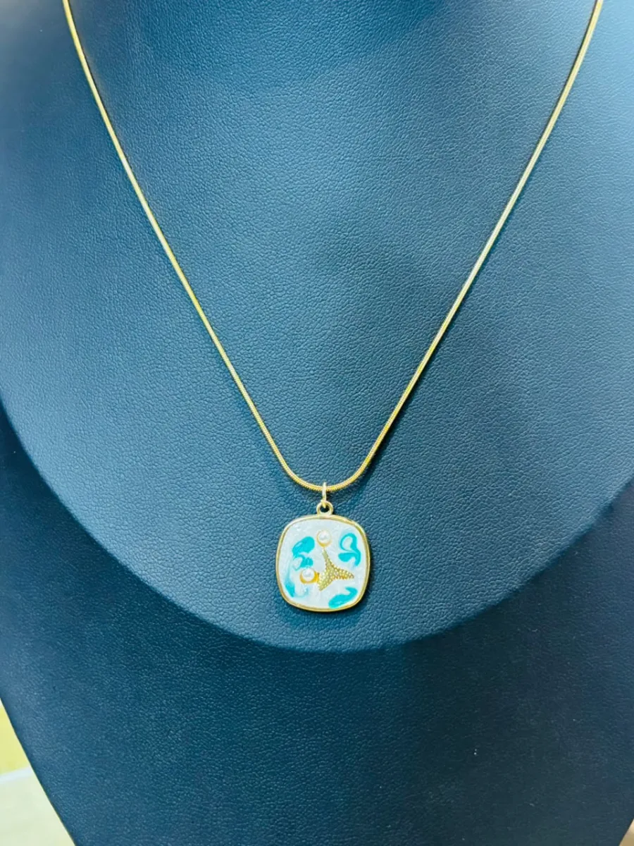 Starfish Pendant Necklace