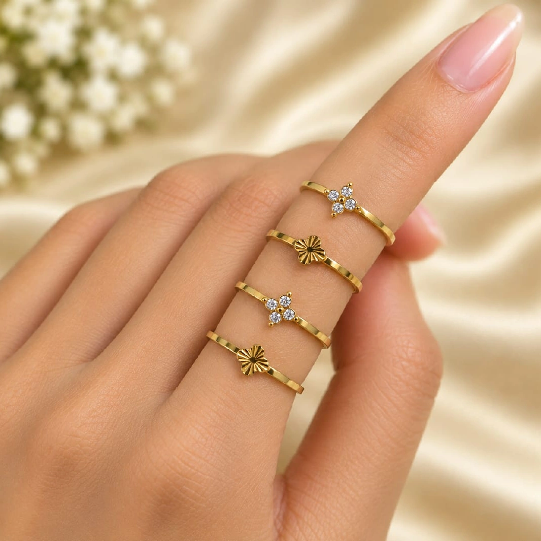 Gold Clover & Stone Flower Ring (Size 6)