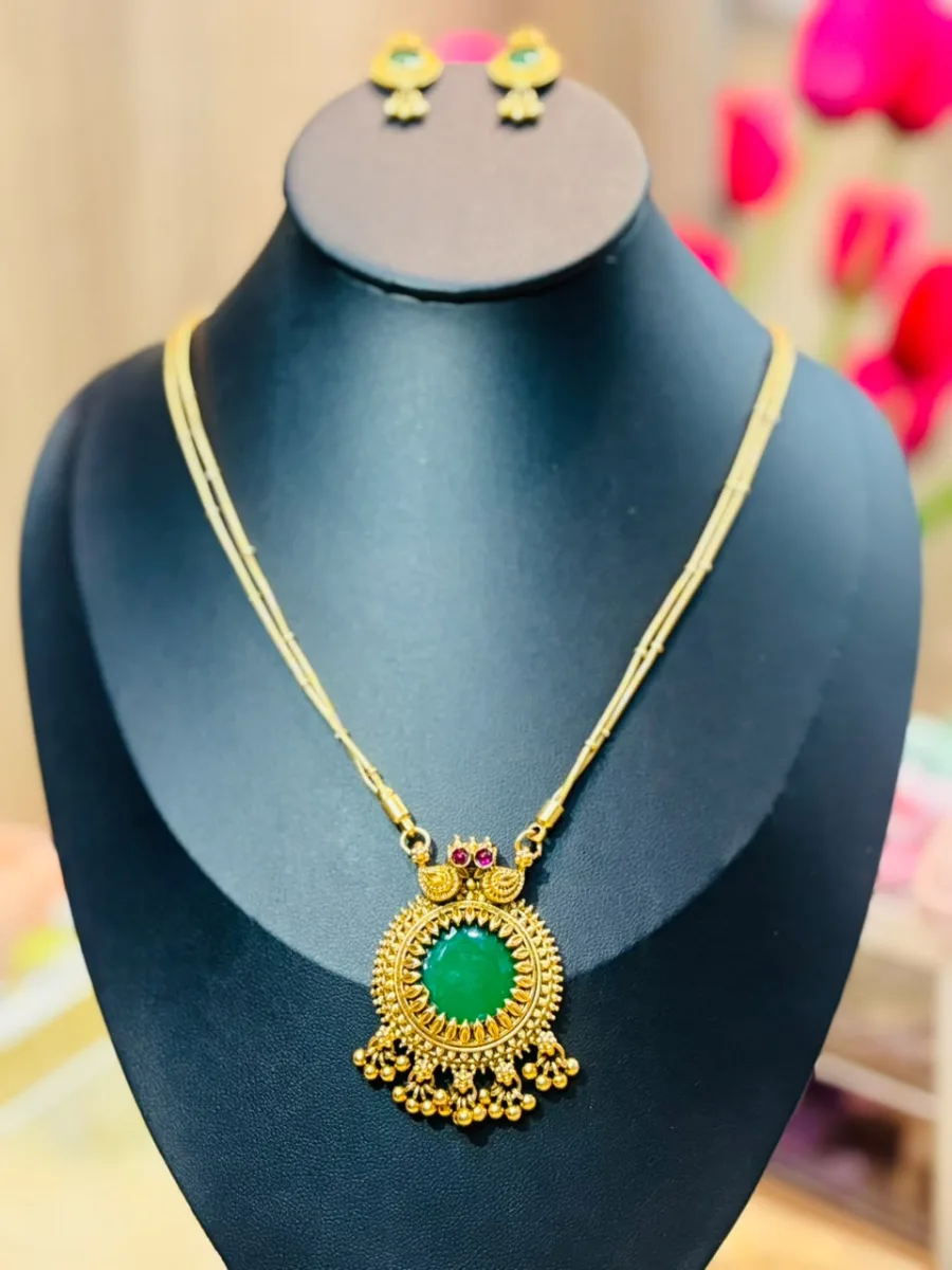 Green Stone Long Pendant Necklace