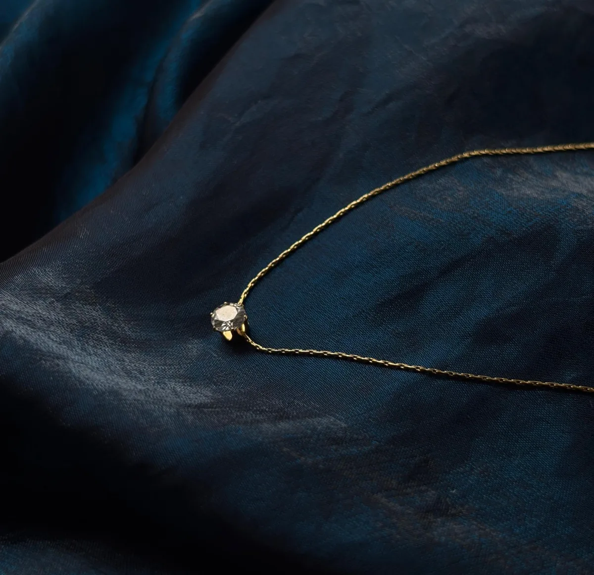 Minimal Round Cubic Zirconia Pendant Necklace Chain