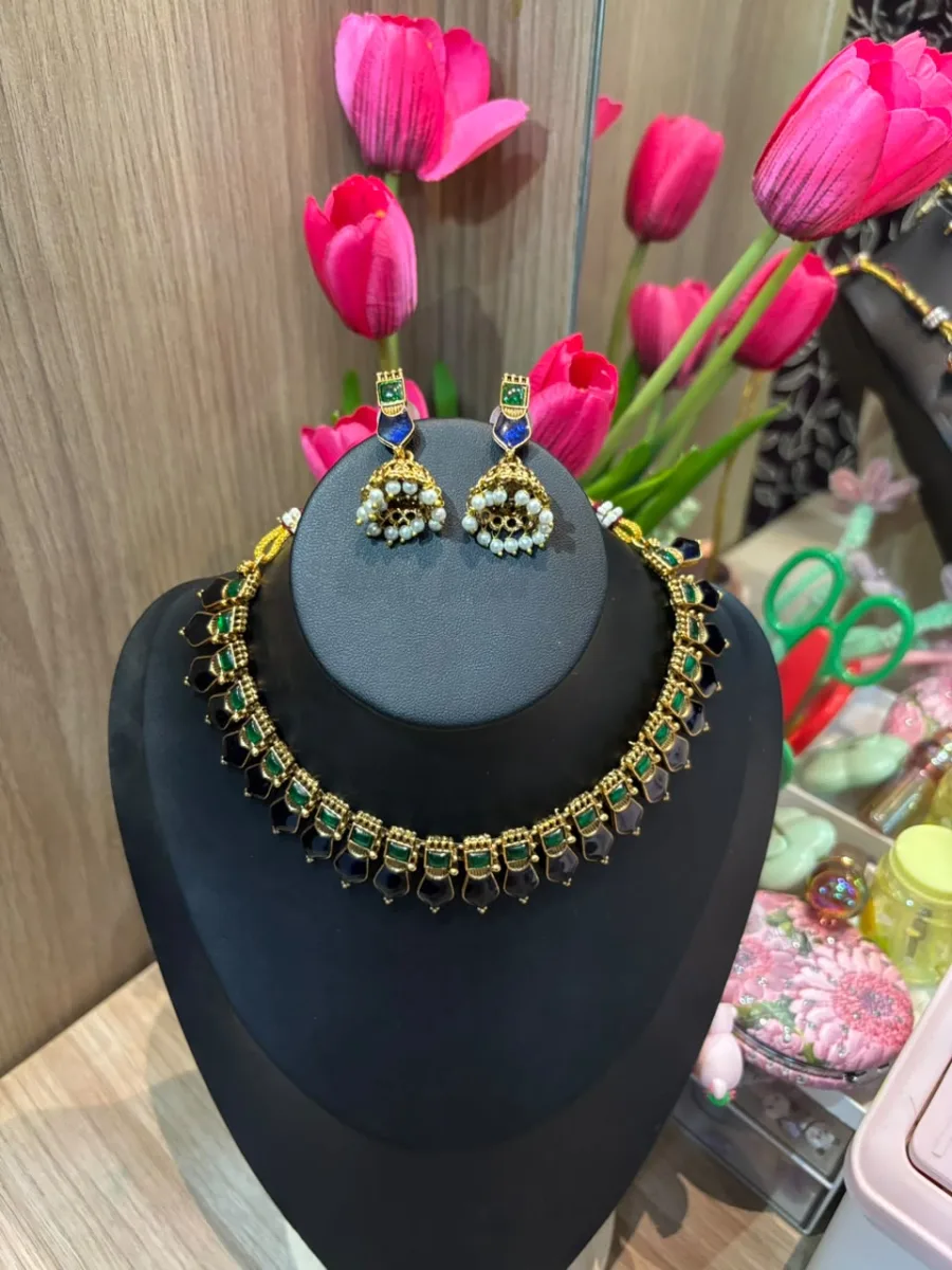 Kerala Style Nagapadam Necklace Set (Blue-Green)