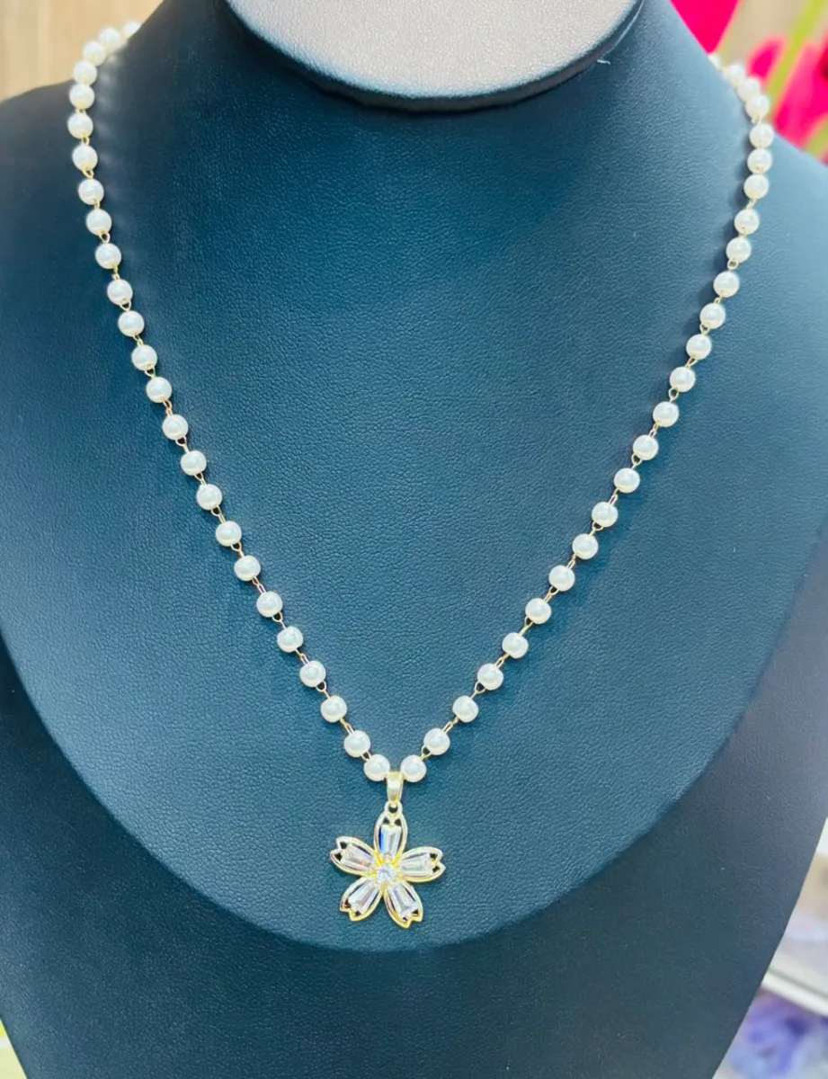 Pearl Chain Flower Pendant Necklace