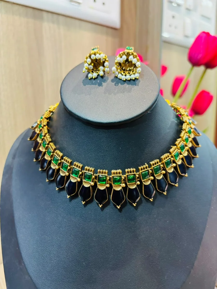 Kerala Style Nagapadam Necklace Set (Blue-Green)