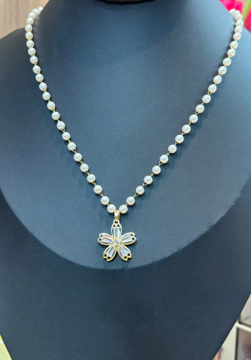 Pearl Chain Flower Pendant Necklace