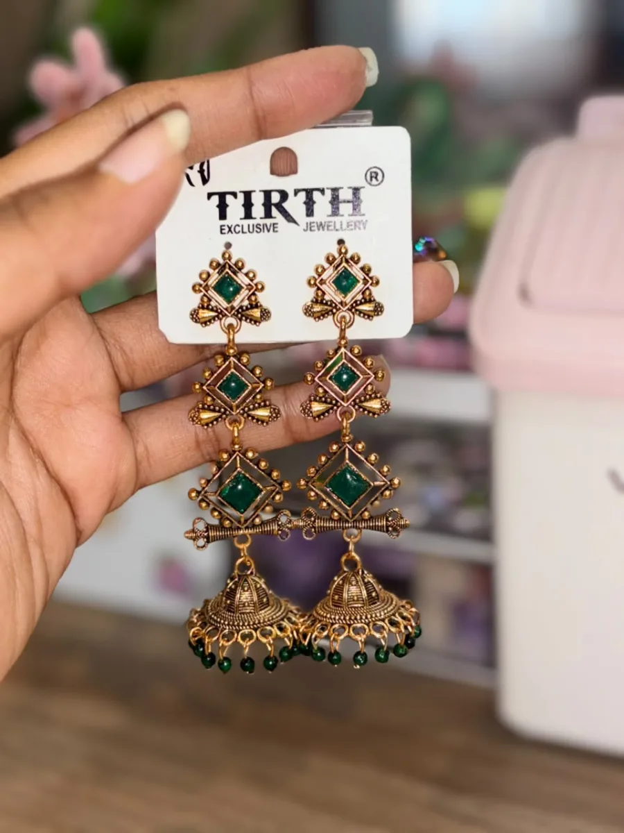 Long Green Stone Motif Drop Earrings