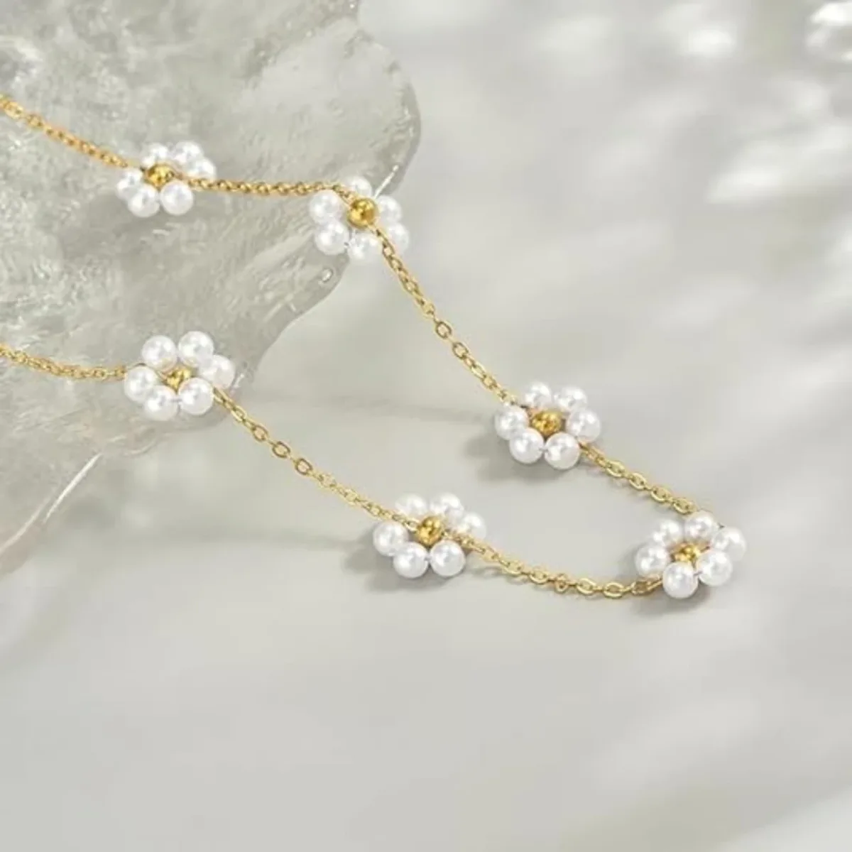 Daisy Pearl Flower Necklace